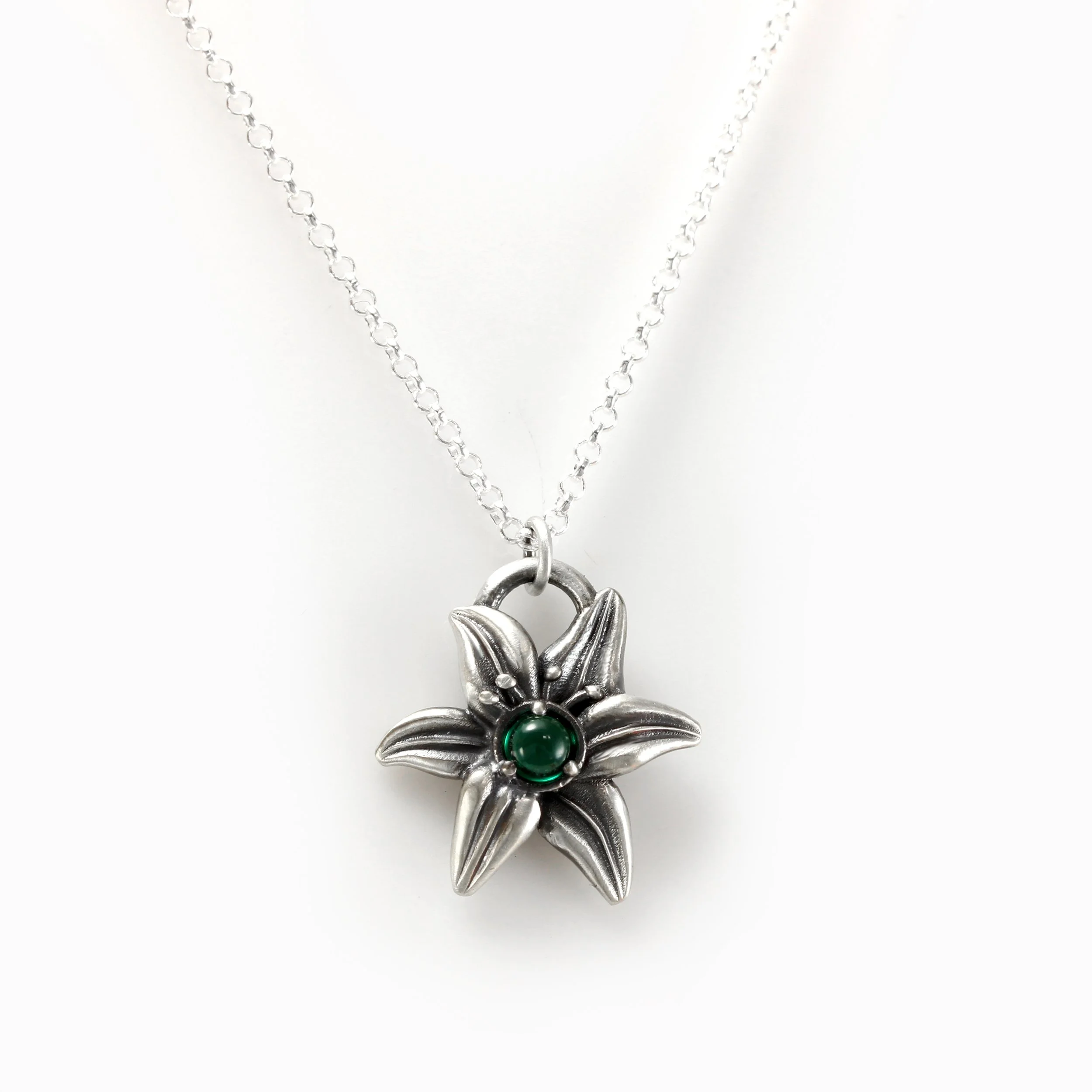 ファイナルファンタジーVIIシルバーペンダント エアリスフラワーVer. Aerith+Pendant+1A.jpg?format=1000w